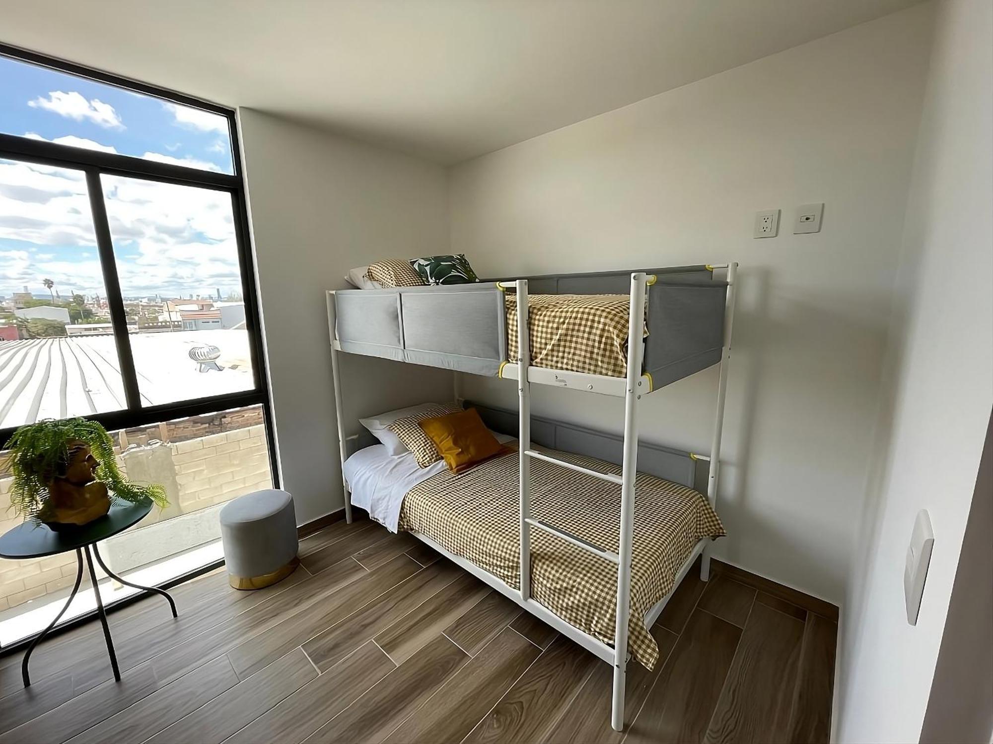 Depa Familiar Centrico Gdl Con Estacionamiento Apartment Guadalajara Ngoại thất bức ảnh