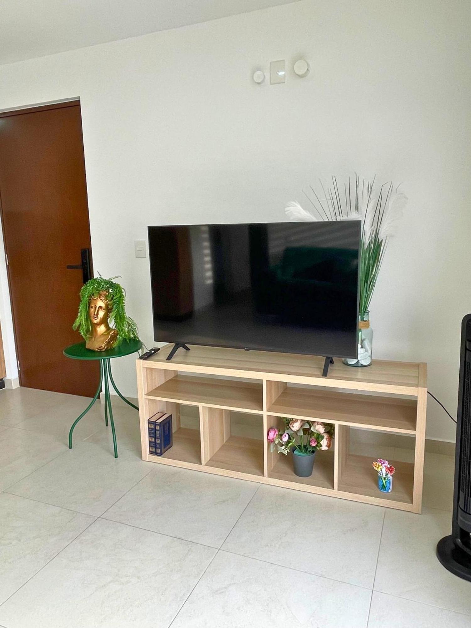Depa Familiar Centrico Gdl Con Estacionamiento Apartment Guadalajara Ngoại thất bức ảnh