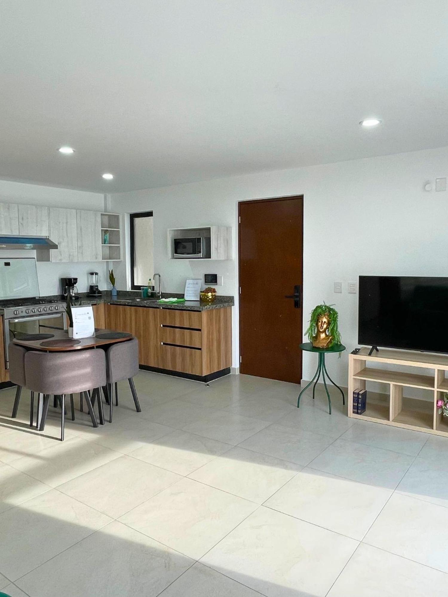 Depa Familiar Centrico Gdl Con Estacionamiento Apartment Guadalajara Ngoại thất bức ảnh